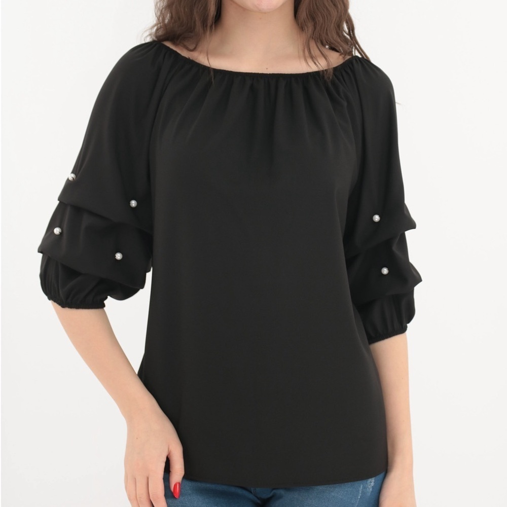 .NWOT. Women Black Blouse . Size M